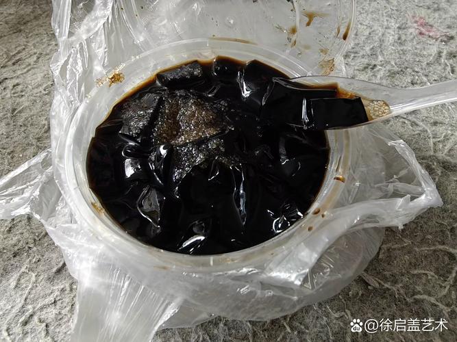 龟苓膏大便变黑？饮食药物或胃出血（吃了龟苓膏大便黑色）