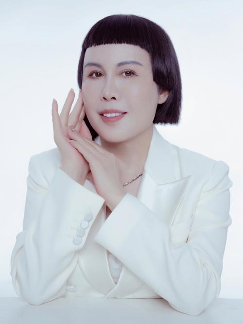 从连云港到上海，从护肤到美妆，她的创业故事鼓舞人心（猫七七个人简介）